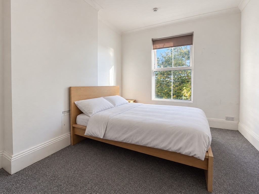 Lot: 104 - TWO FREEHOLD HMO PROPERTIES CLOSE TO DEVONPORT DOCKYARD - Bedroom